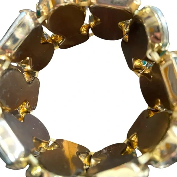 Emerald colored stretch bracelet - Picture 3 of 5